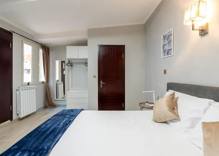 Portafortuna Guesthouse - Close To Colosseum