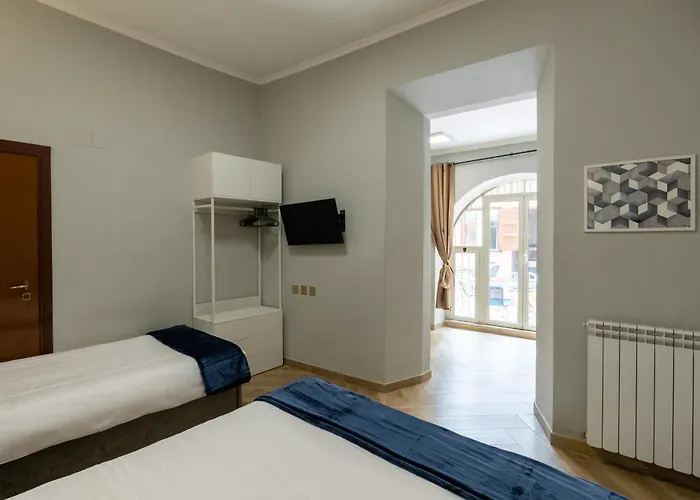 Portafortuna Guesthouse - Close To Colosseum
